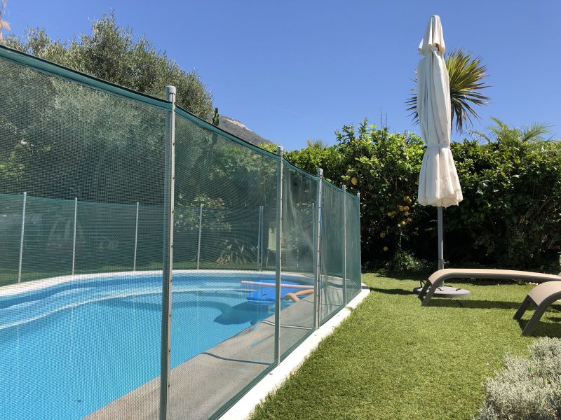 Easy Installation Mesh Fence